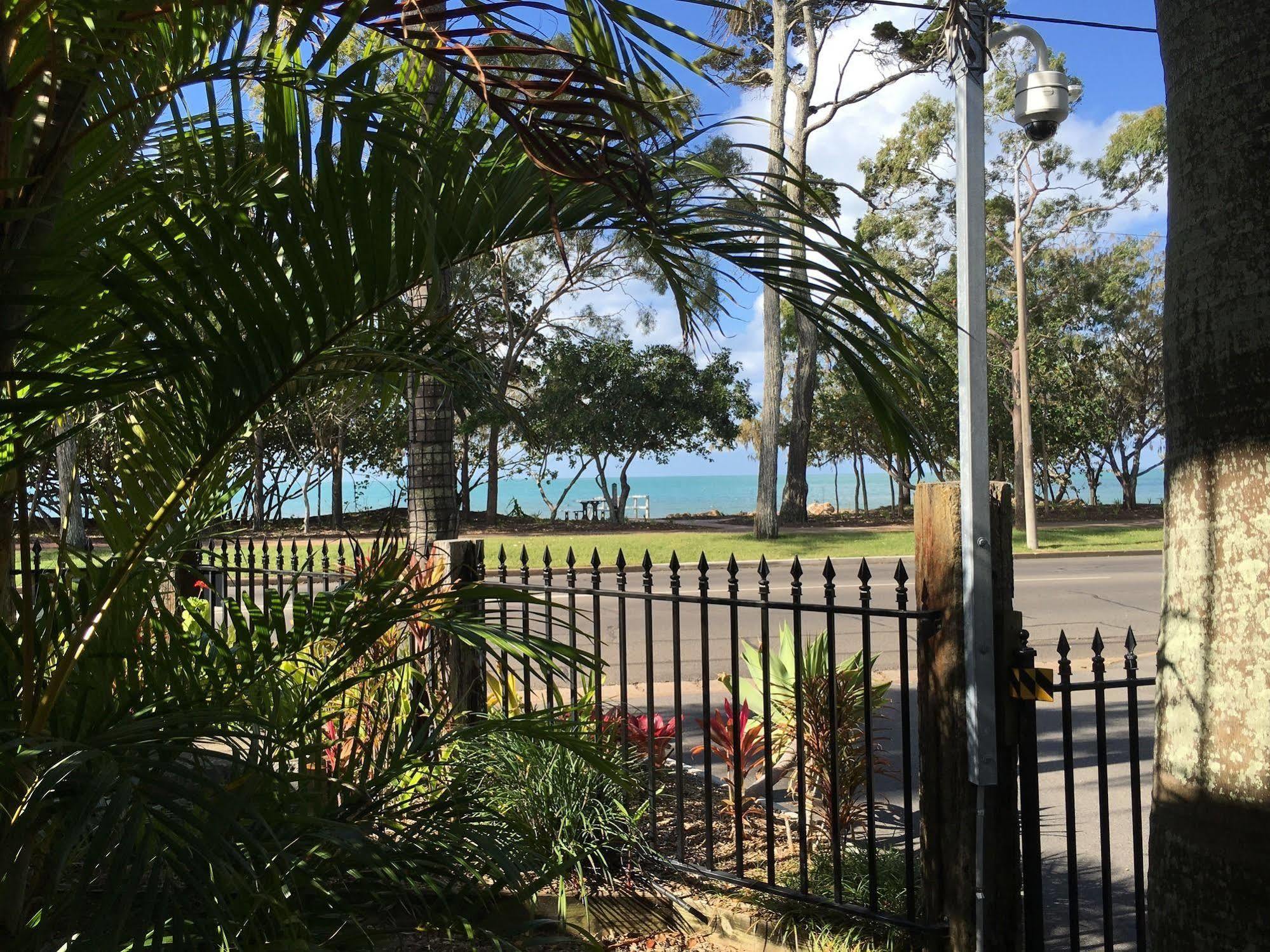 Coconut Palms On The Bay Aparthotel Hervey Bay Eksteriør bilde